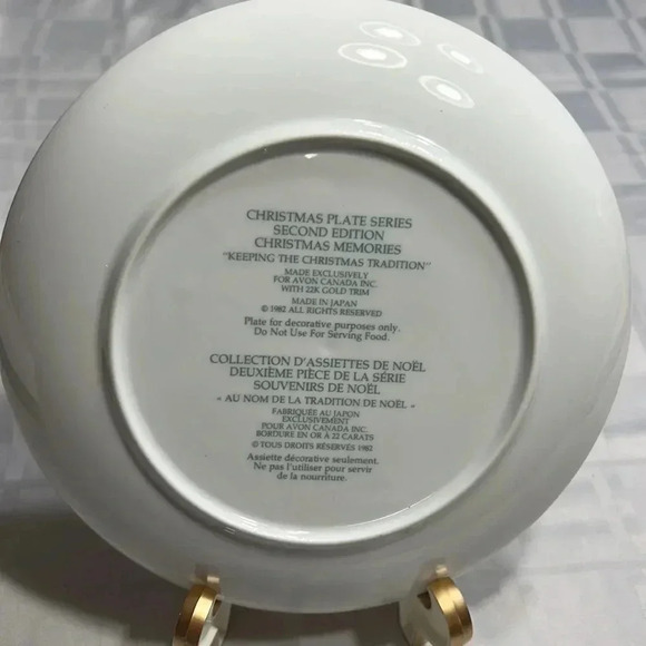 Vintage 1982 Avon XMAS MEMORIES PORCELAIN PLATE TRIMMED WITH  22K GOLD! - Picture 8 of 14